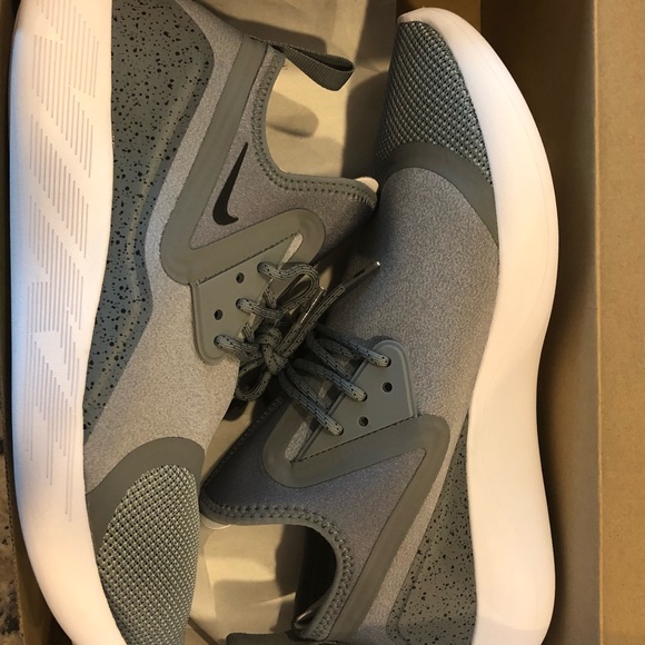 ⭐️NIBMENS NIKE LUNARCHARGE ESSENTIAL-PICS INSIDE⭐️ - Picture 7 of 7